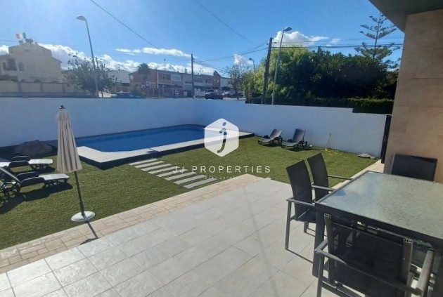 Tweedehands - Villa -
Torrevieja - Costa Blanca