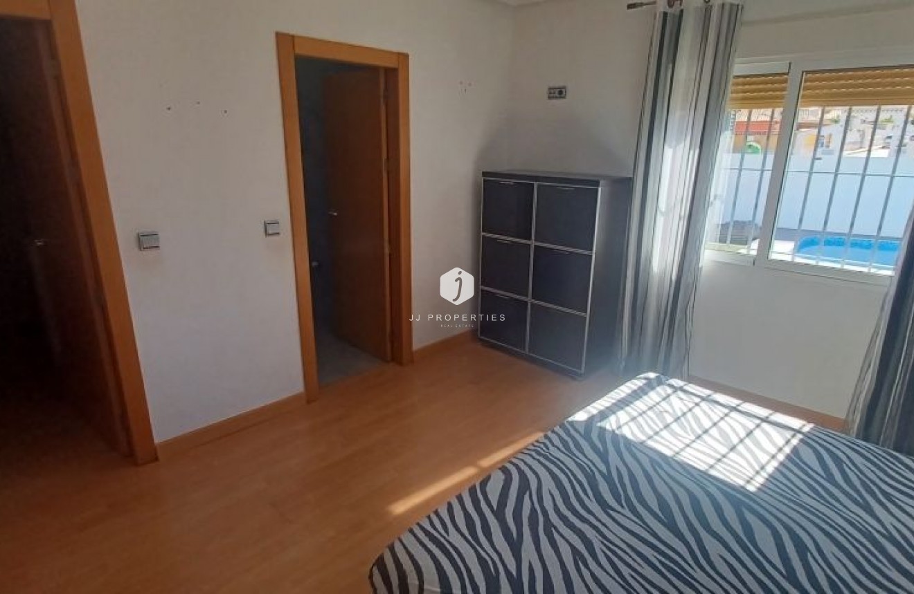 Tweedehands - Villa -
Torrevieja - Costa Blanca