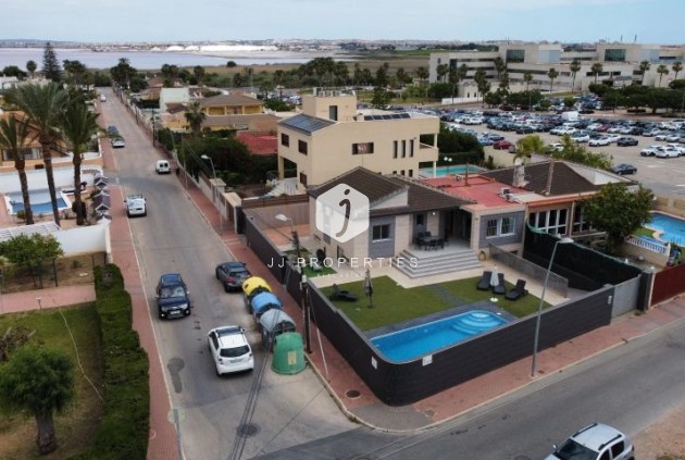 Tweedehands - Villa -
Torrevieja - Costa Blanca