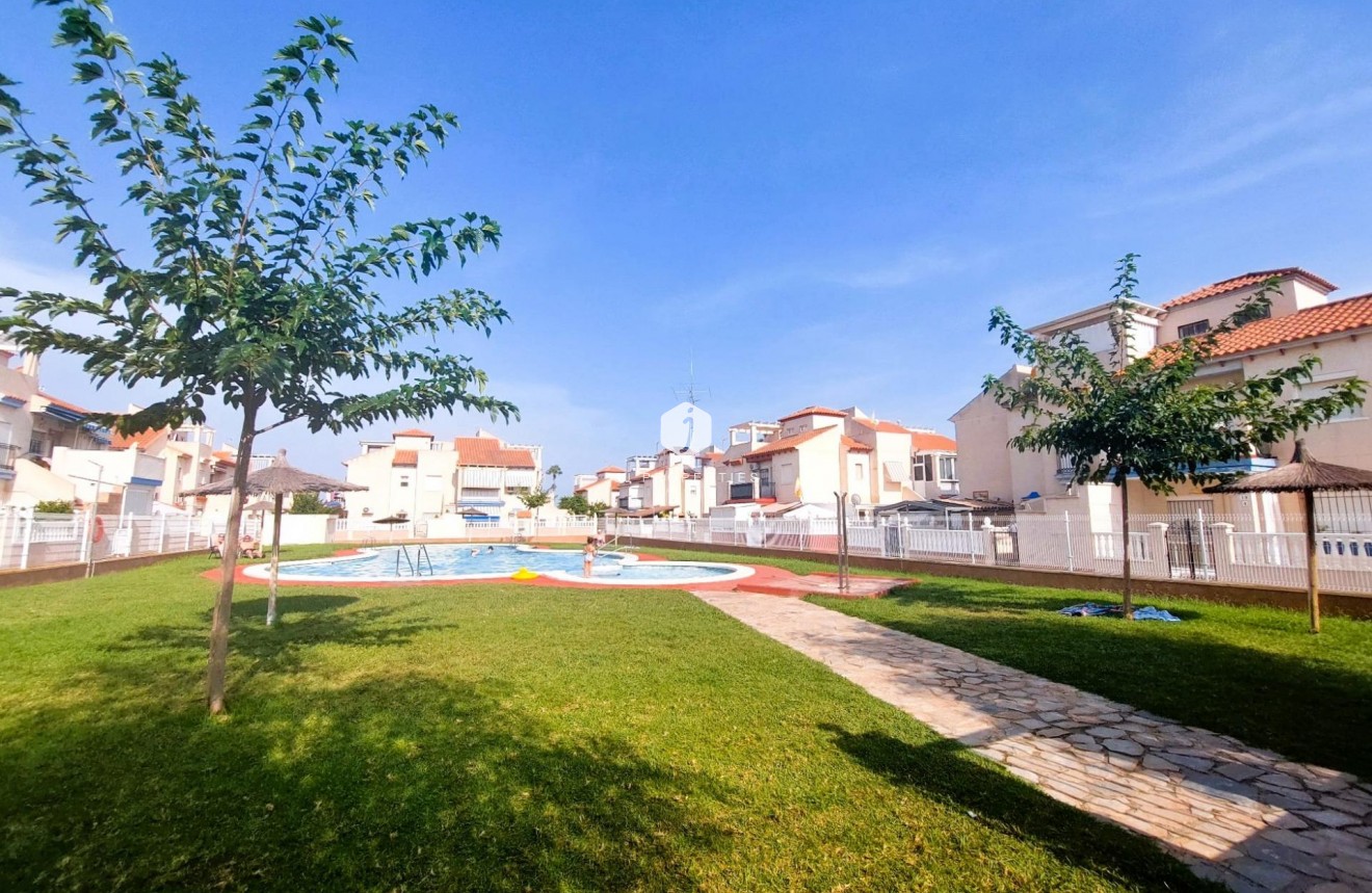 Segunda mano - Bungalow -
Orihuela Costa - Costa Blanca