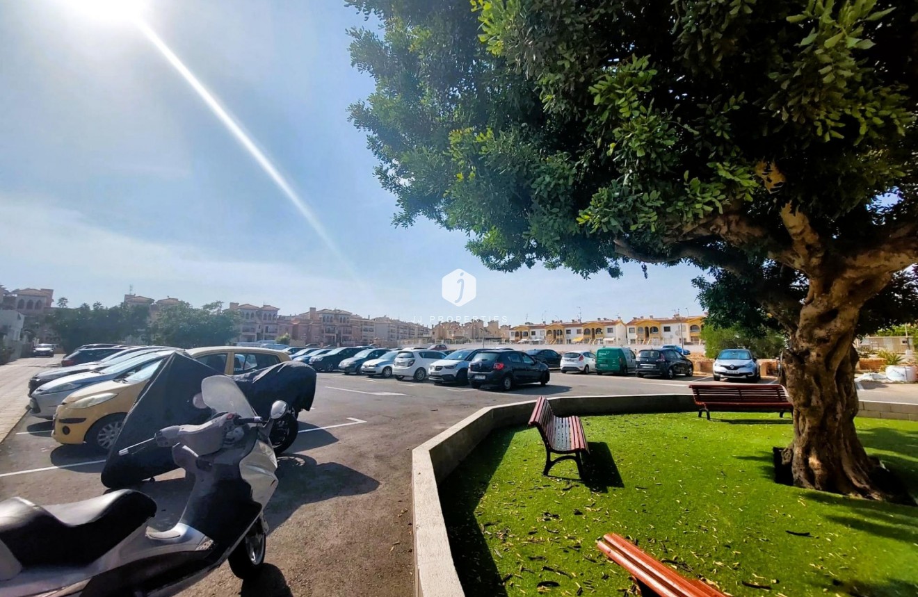 Segunda mano - Bungalow -
Orihuela Costa - Costa Blanca