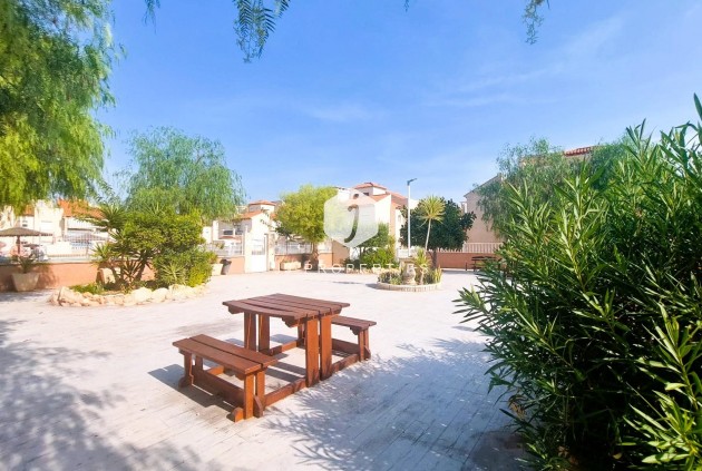 Segunda mano - Bungalow -
Orihuela Costa - Costa Blanca