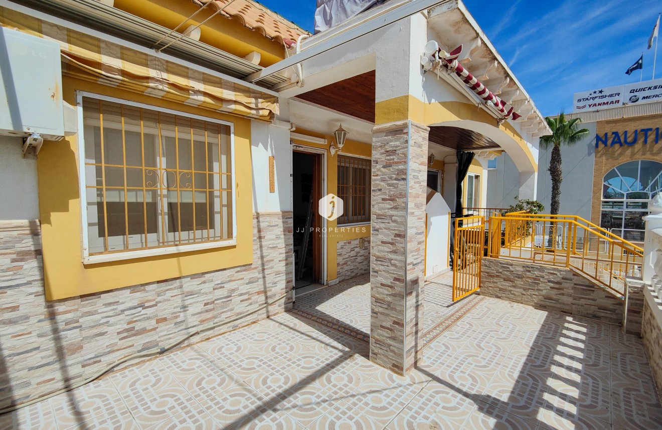 Segunda mano - Bungalow -
Torrevieja - Costa Blanca