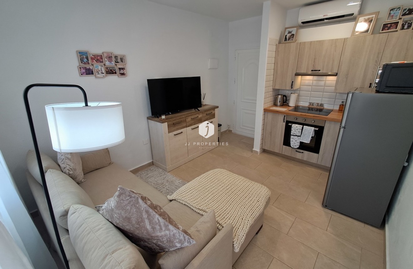 Segunda mano - Ático -
San Miguel de Salinas - Inland