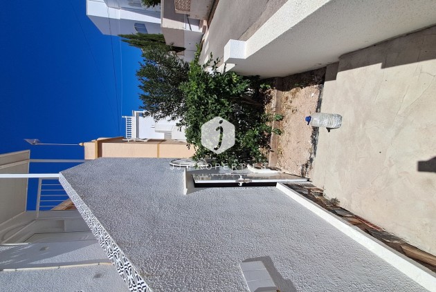 Segunda mano - Ático -
San Miguel de Salinas - Inland