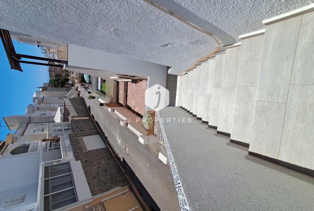 Segunda mano - Ático -
San Miguel de Salinas - Inland