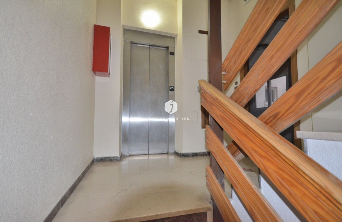 Segunda mano - Apartamento / piso -
Torrevieja - Centro