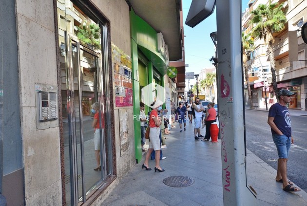 Segunda mano - Apartamento / piso -
Torrevieja - Centro