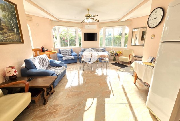 Segunda mano - Villa -
Orihuela Costa - Playa Flamenca