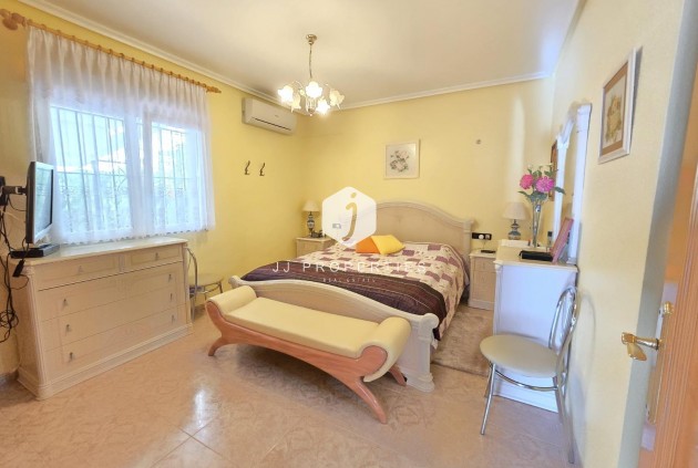 Segunda mano - Villa -
Orihuela Costa - Playa Flamenca