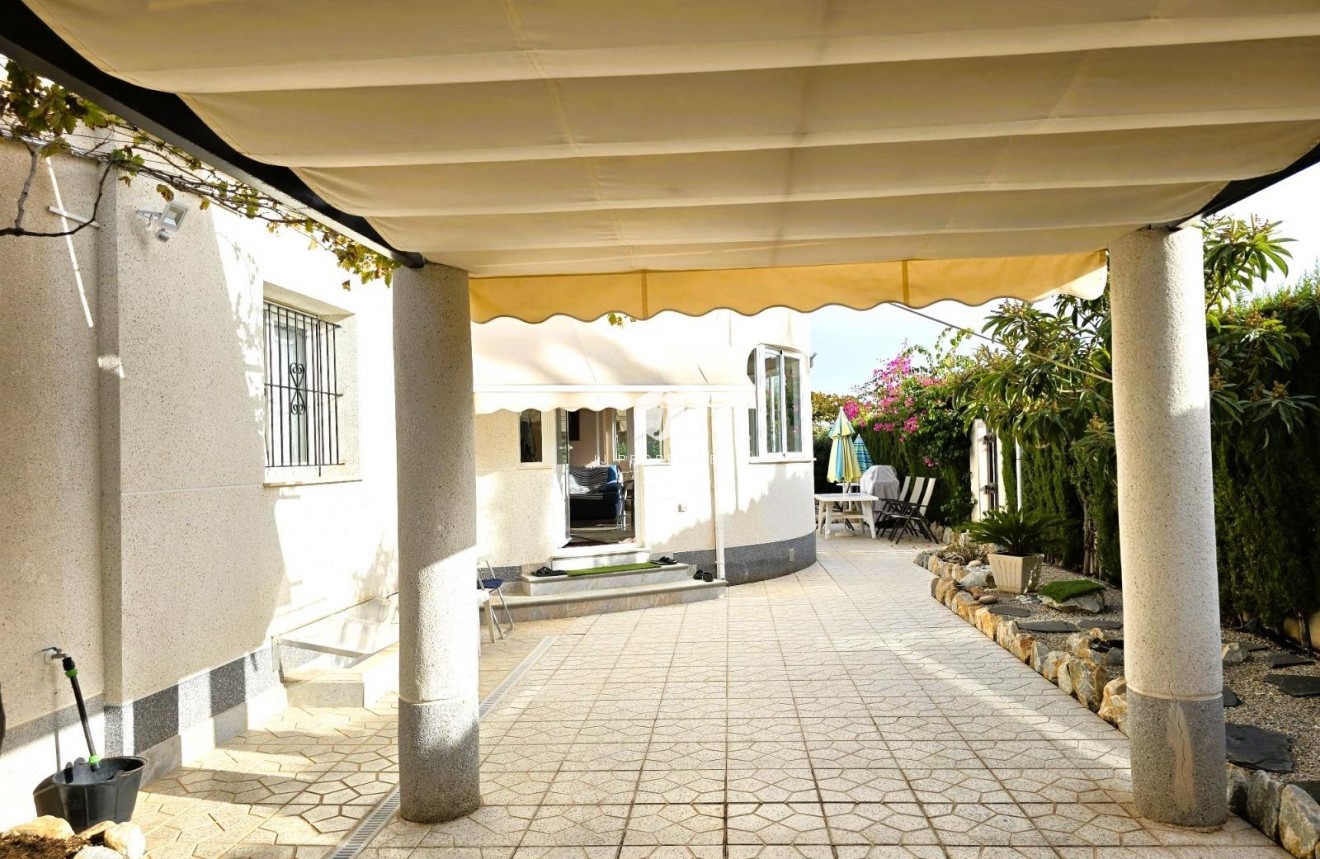 Segunda mano - Villa -
Orihuela Costa - Playa Flamenca