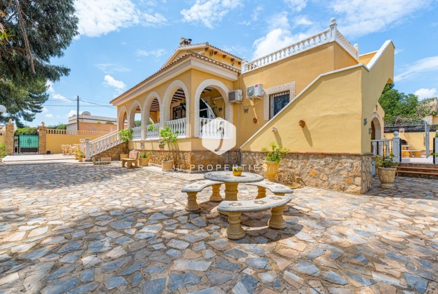 Segunda mano - Villa -
Jacarilla - Inland