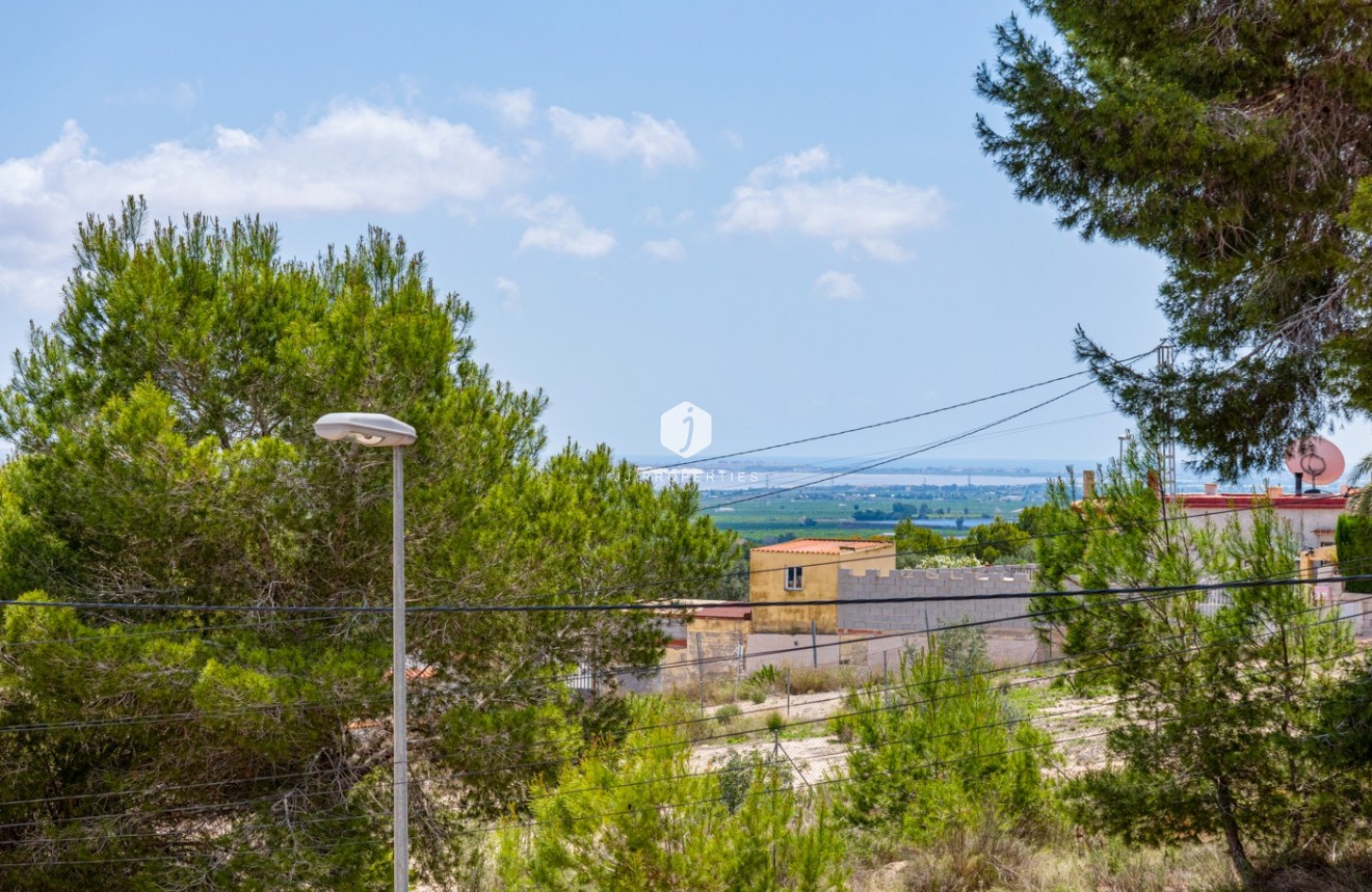 Segunda mano - Villa -
Jacarilla - Inland