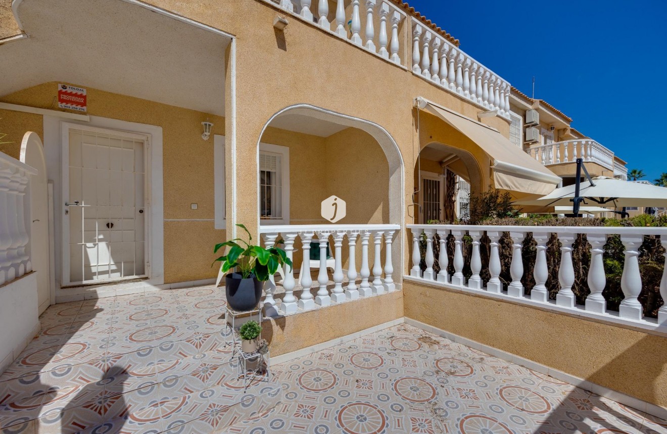 Segunda mano - Bungalow -
Torrevieja - Los Frutales