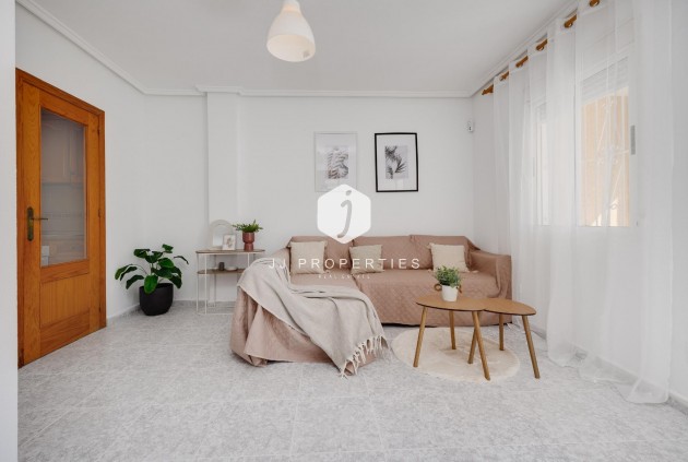 Segunda mano - Bungalow -
Torrevieja - Los Frutales