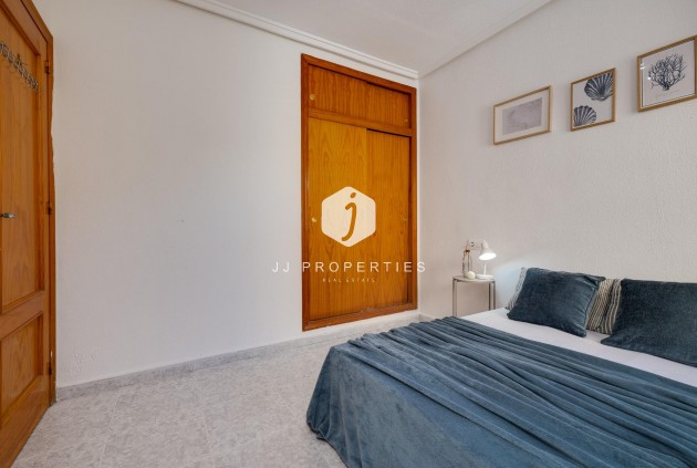 Segunda mano - Bungalow -
Torrevieja - Los Frutales