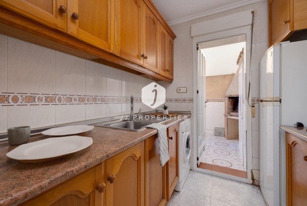 Segunda mano - Bungalow -
Torrevieja - Los Frutales