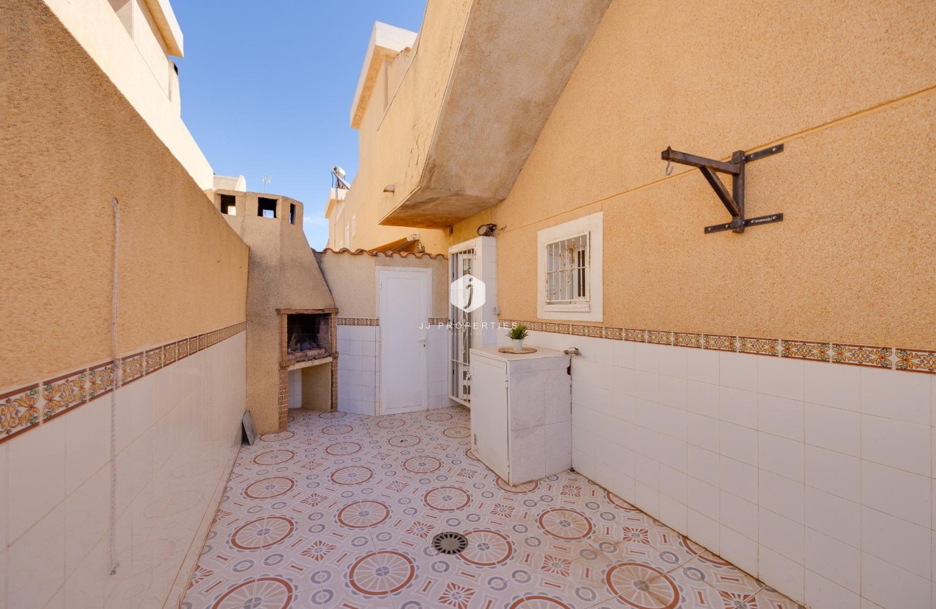 Segunda mano - Bungalow -
Torrevieja - Los Frutales