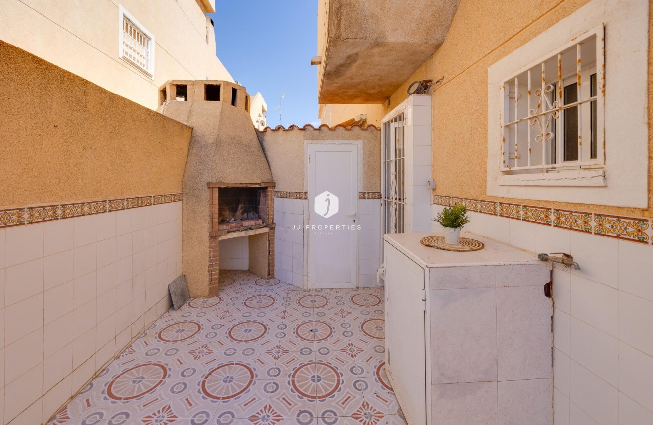 Segunda mano - Bungalow -
Torrevieja - Los Frutales