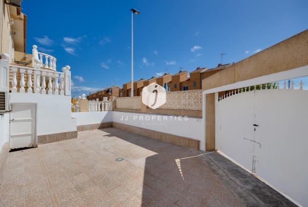 Segunda mano - Bungalow -
Torrevieja - Los Frutales