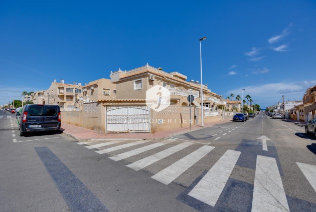 Segunda mano - Bungalow -
Torrevieja - Los Frutales