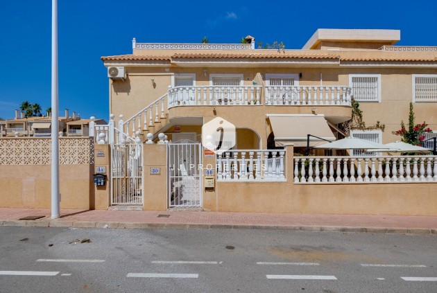 Segunda mano - Bungalow -
Torrevieja - Los Frutales