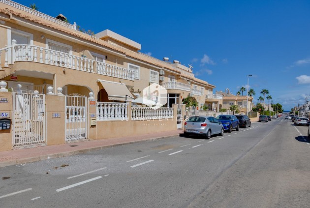 Segunda mano - Bungalow -
Torrevieja - Los Frutales