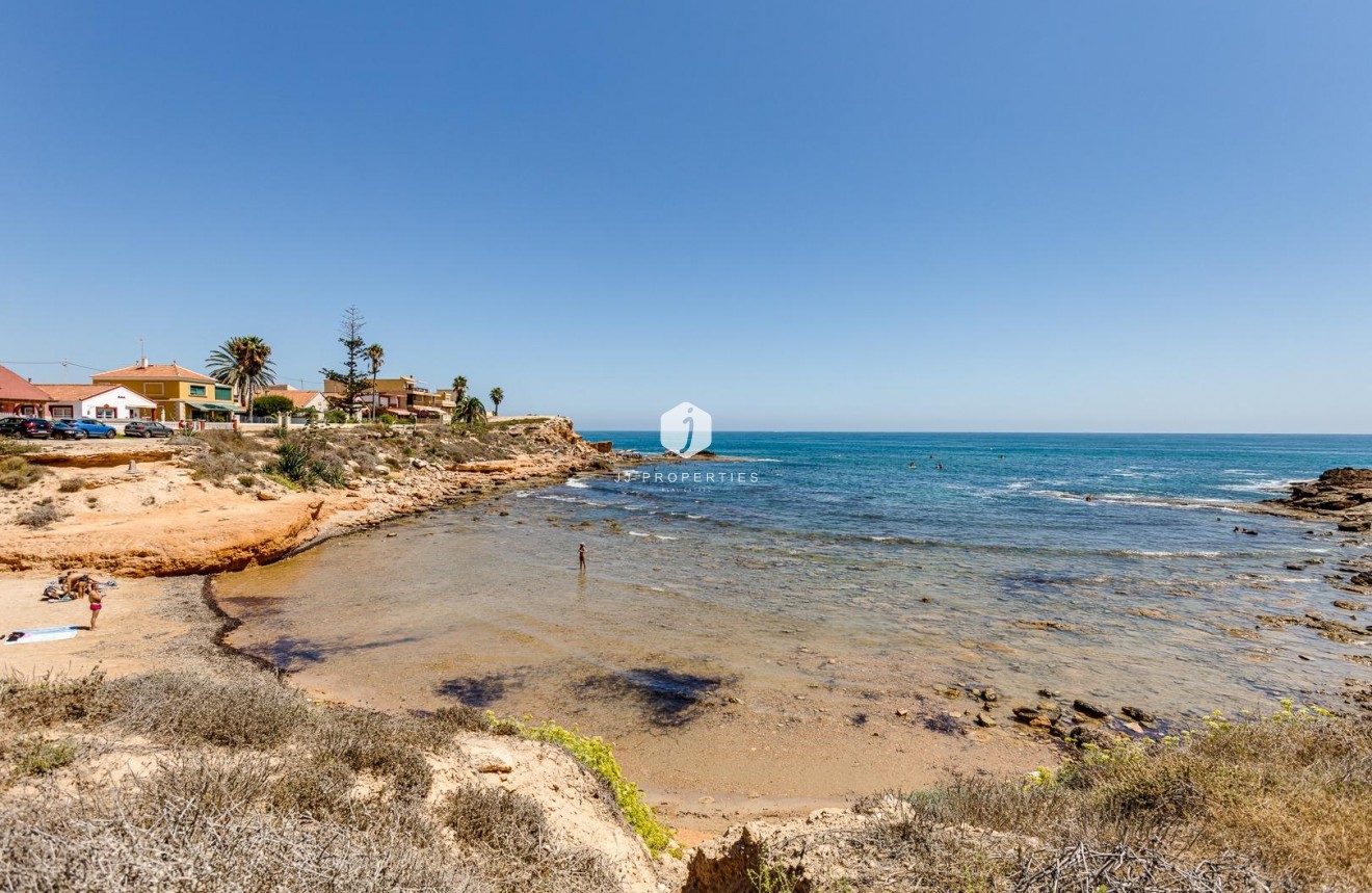 Segunda mano - Bungalow -
Torrevieja - Los Frutales