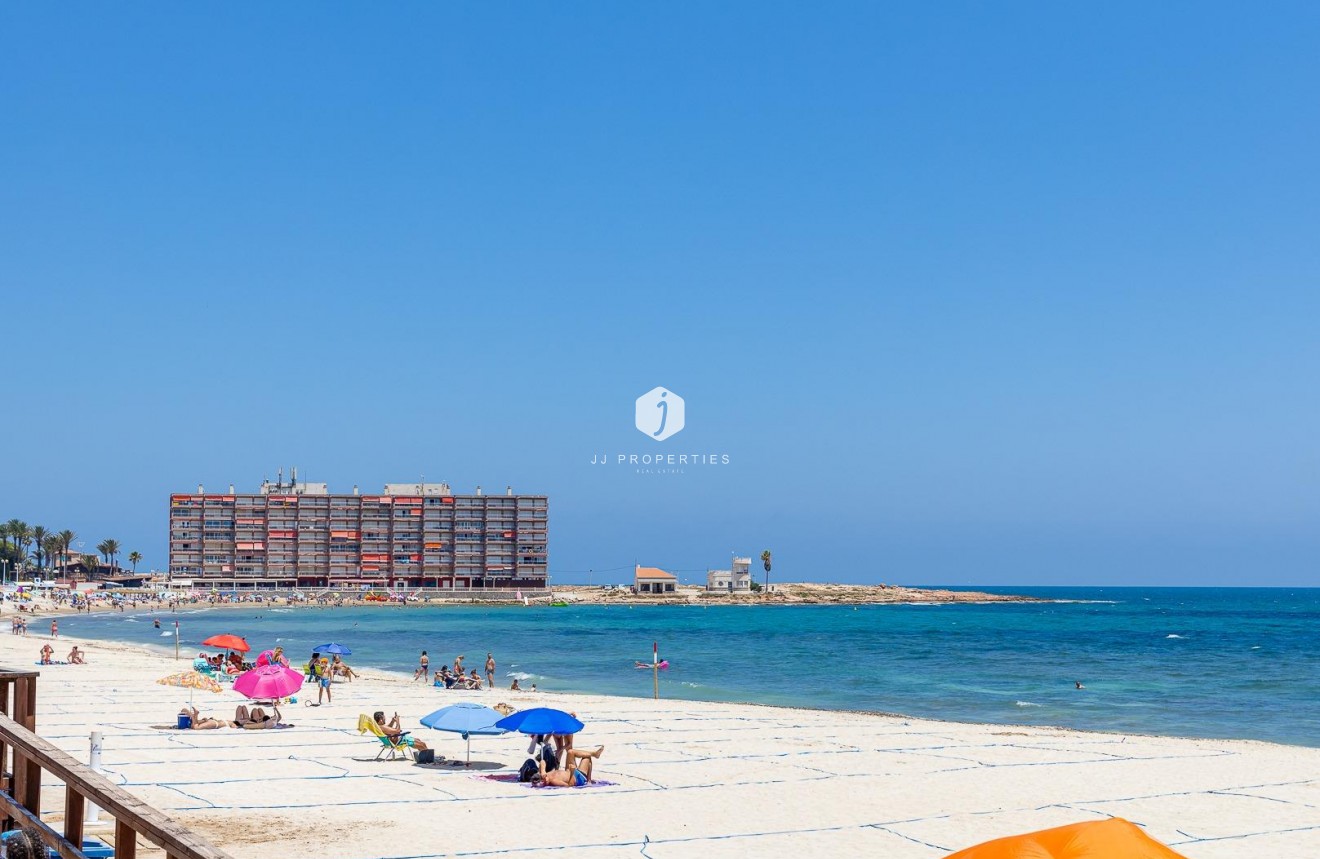 Segunda mano - Bungalow -
Torrevieja - Los Frutales