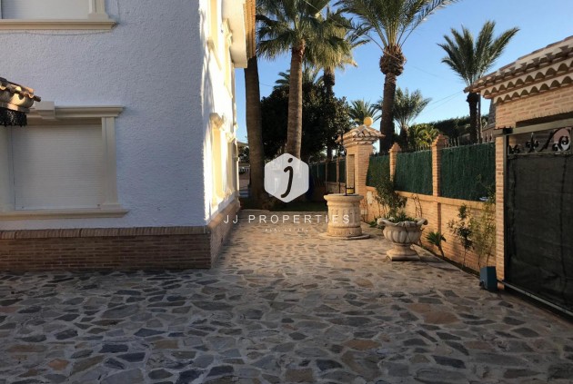 Tweedehands - Villa -
Orihuela Costa - Costa Blanca