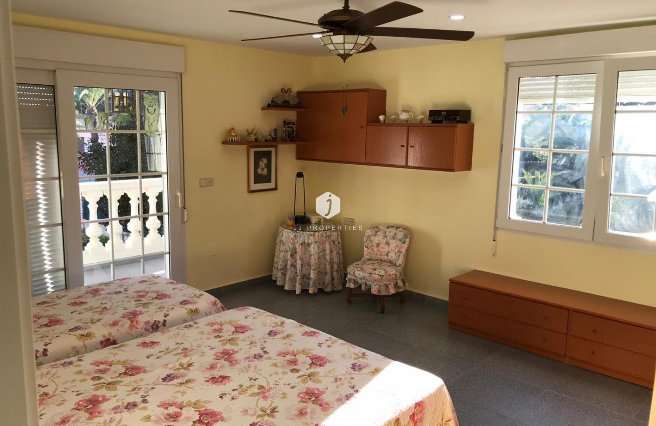 Tweedehands - Villa -
Orihuela Costa - Costa Blanca