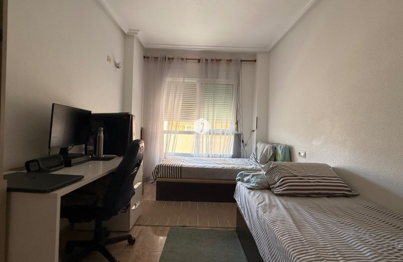 Segunda mano - Apartamento / piso -
Los Montesinos - Costa Blanca