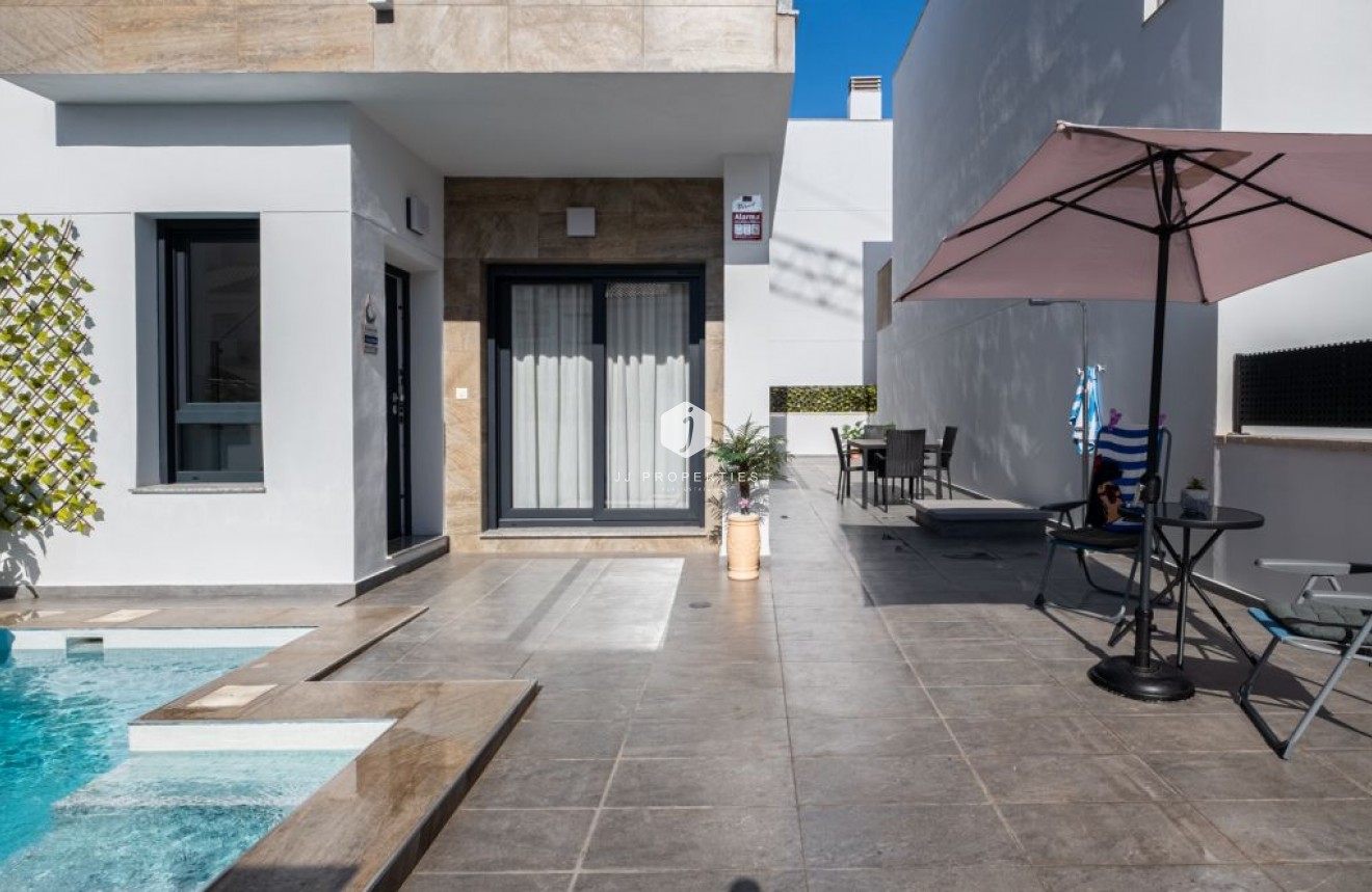 Tweedehands - Villa -
Torrevieja - Costa Blanca