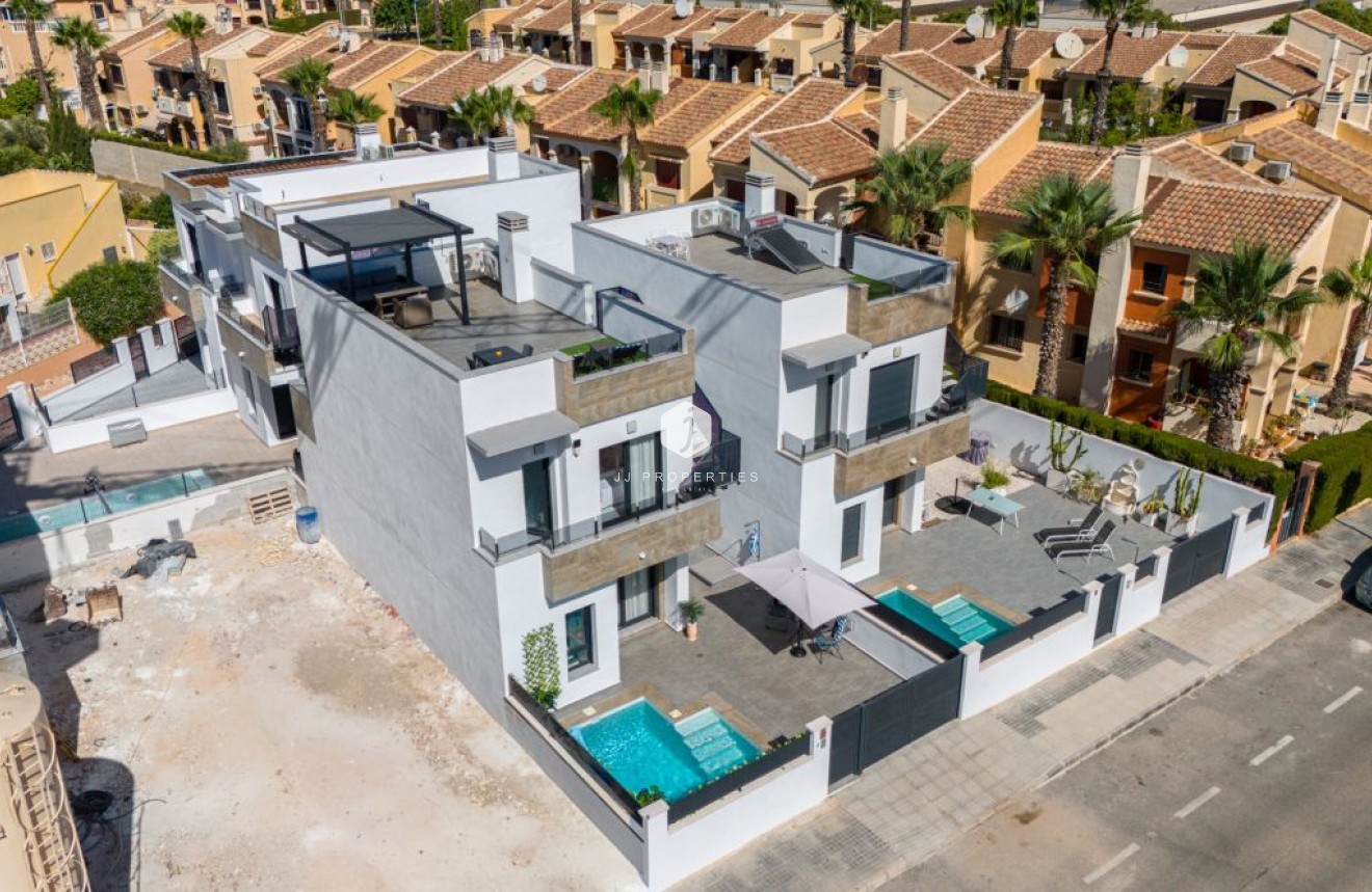 Tweedehands - Villa -
Torrevieja - Costa Blanca