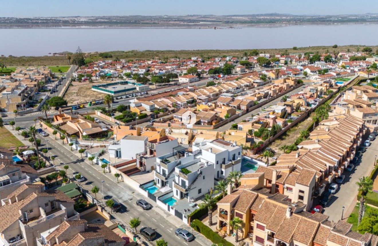 Tweedehands - Villa -
Torrevieja - Costa Blanca