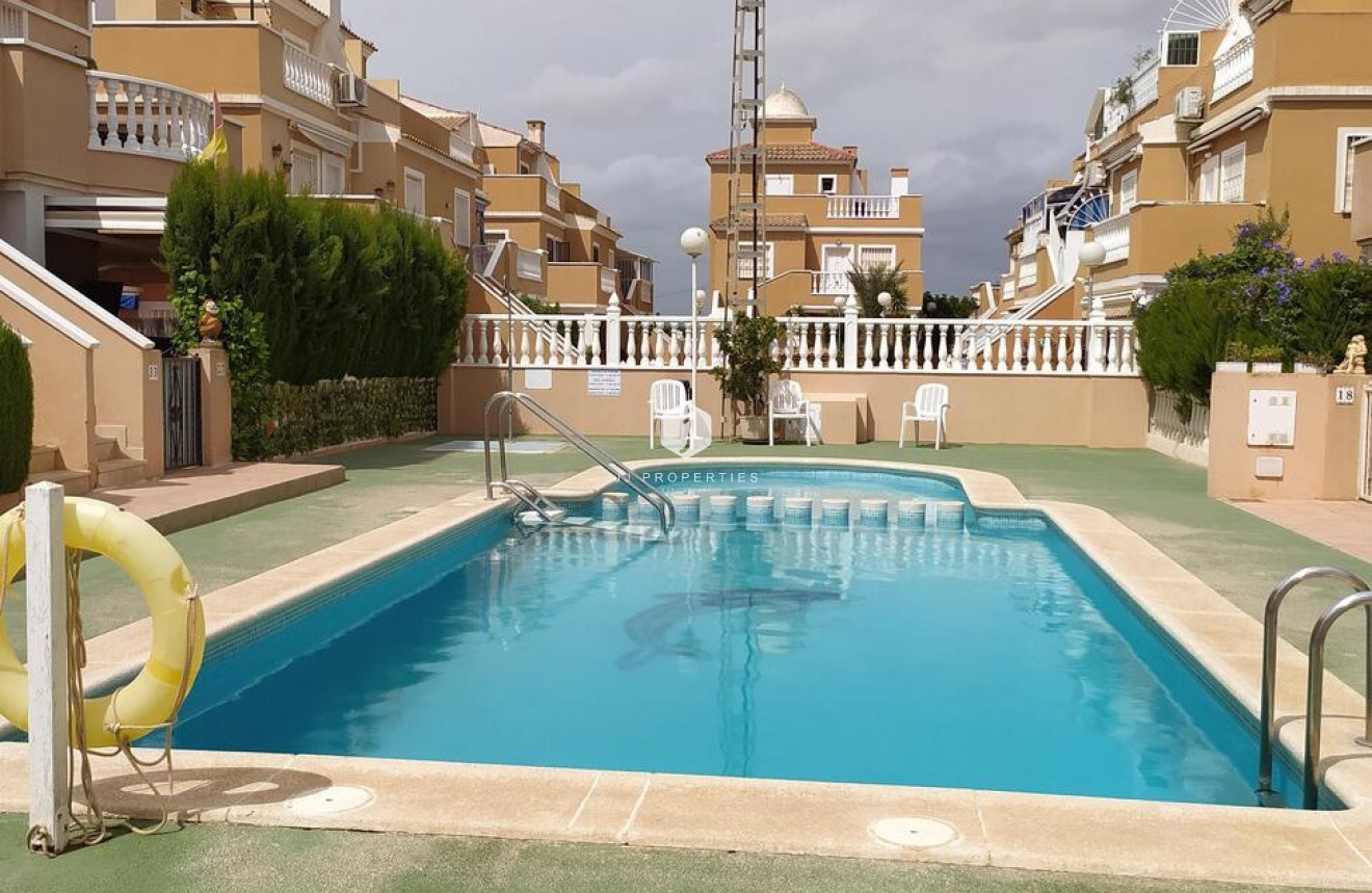 Segunda mano - Bungalow -
Torrevieja - LA VELETA MAR AZUL