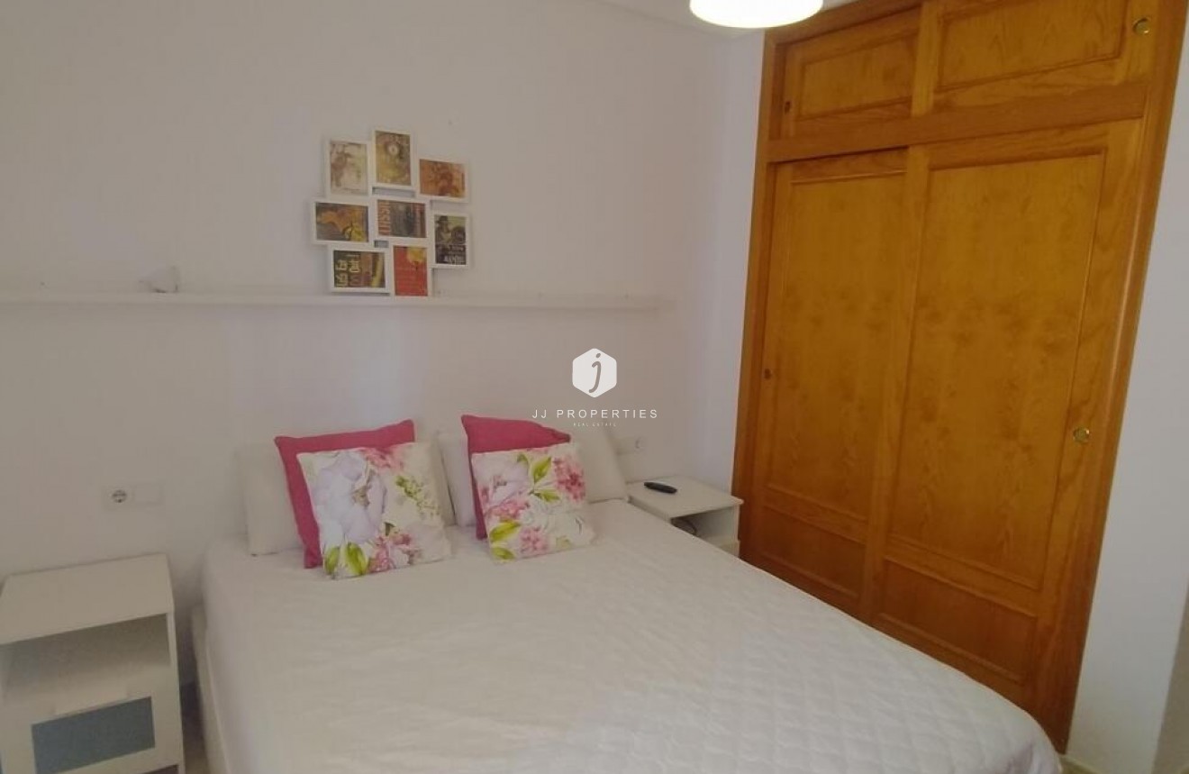 Segunda mano - Bungalow -
Torrevieja - LA VELETA MAR AZUL