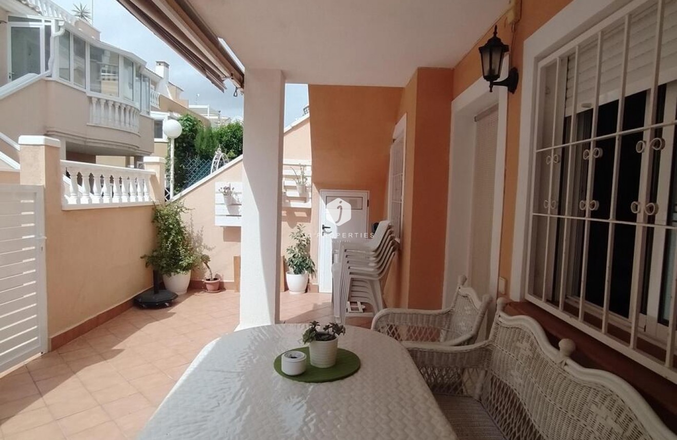 Segunda mano - Bungalow -
Torrevieja - LA VELETA MAR AZUL