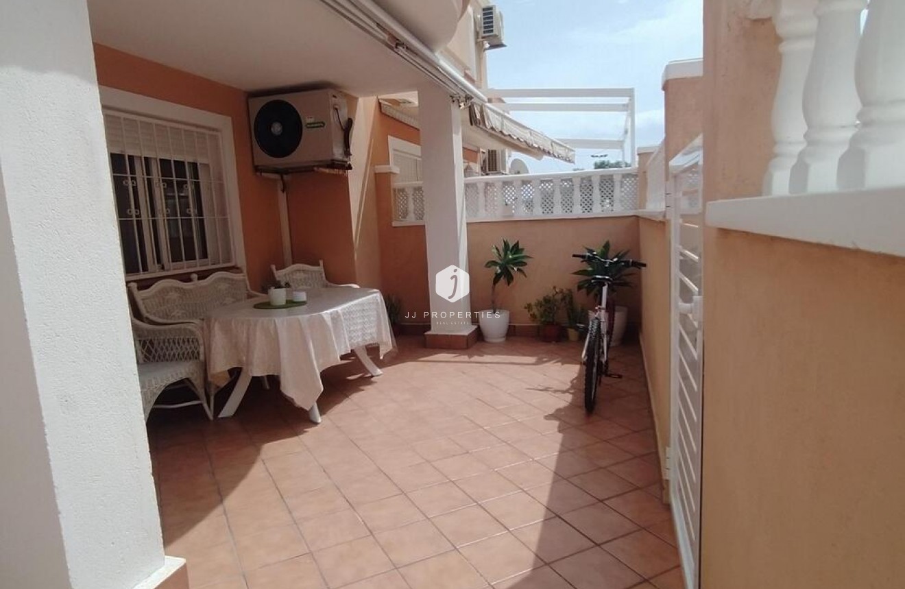 Segunda mano - Bungalow -
Torrevieja - LA VELETA MAR AZUL