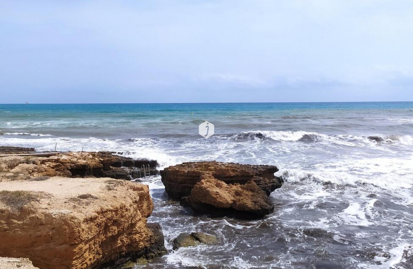 Segunda mano - Bungalow -
Torrevieja - LA VELETA MAR AZUL