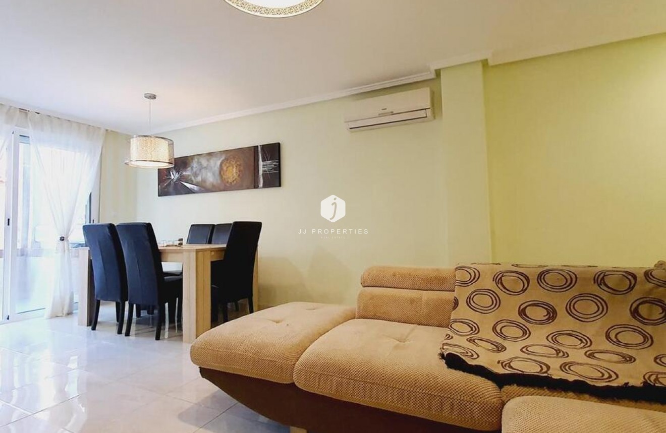 Segunda mano - Apartamento / piso -
Torrevieja - Centro