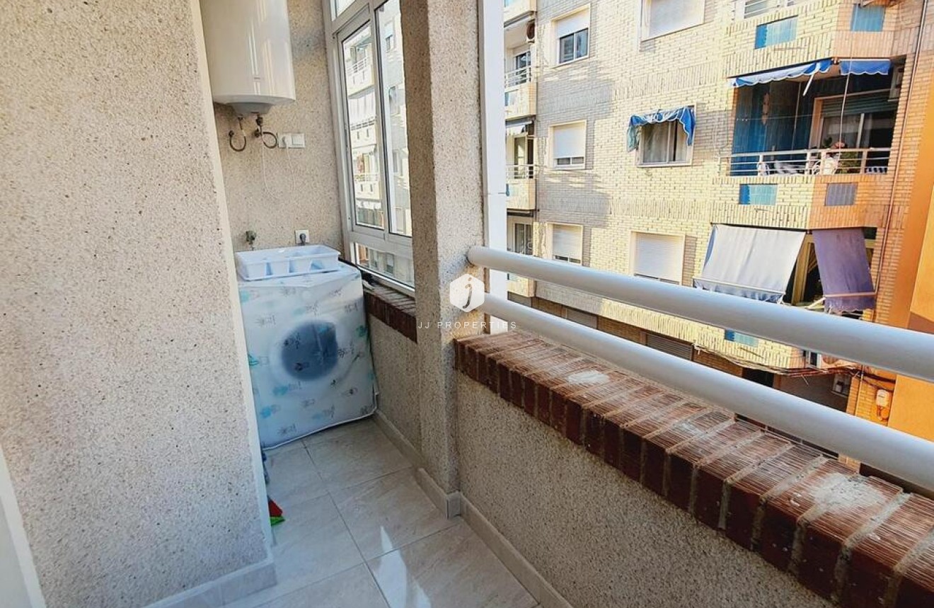 Segunda mano - Apartamento / piso -
Torrevieja - Centro