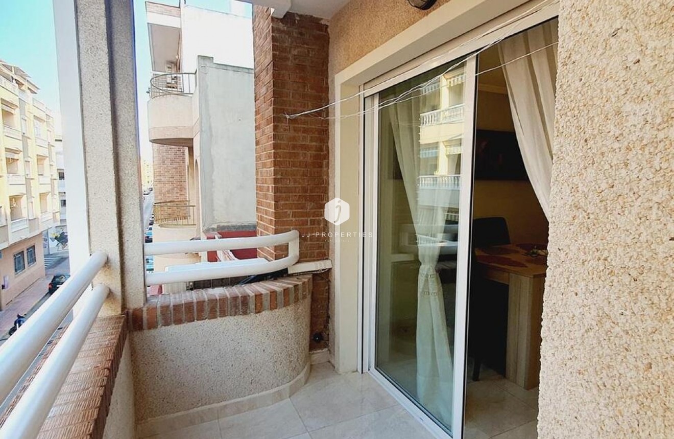 Segunda mano - Apartamento / piso -
Torrevieja - Centro