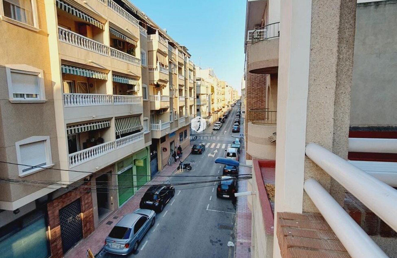 Segunda mano - Apartamento / piso -
Torrevieja - Centro