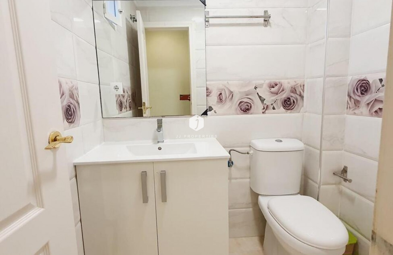 Segunda mano - Apartamento / piso -
Torrevieja - Centro