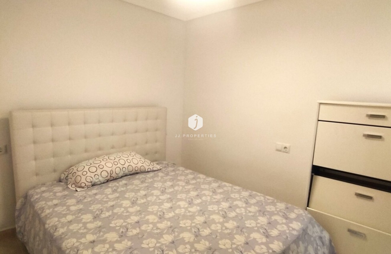 Segunda mano - Apartamento / piso -
Torrevieja - Centro