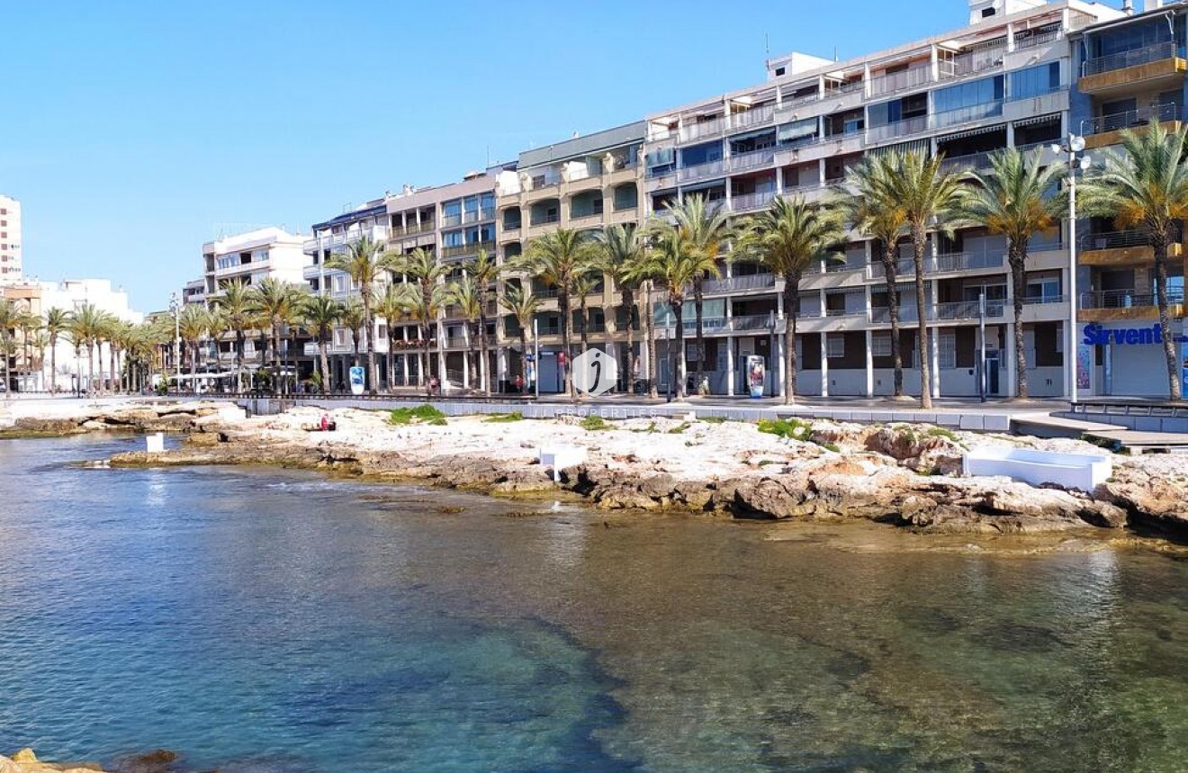 Segunda mano - Apartamento / piso -
Torrevieja - Centro