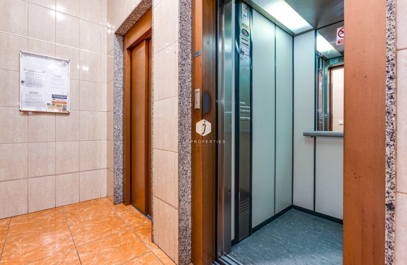 D'occasion - Appartement -
Torrevieja - Costa Blanca