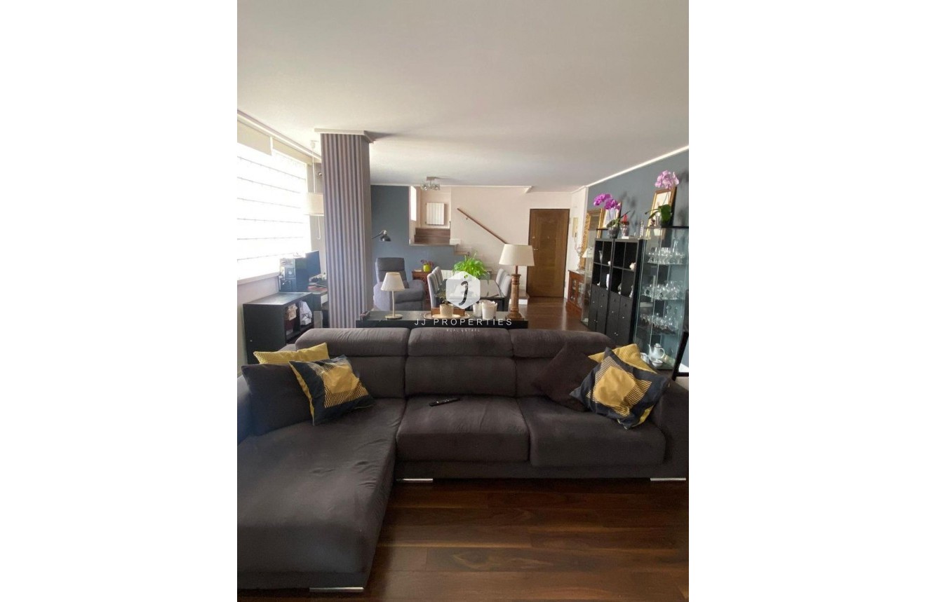 Segunda mano - Villa -
Torrevieja - Centro - Muelle Pesquero