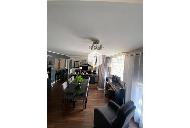 Segunda mano - Villa -
Torrevieja - Centro - Muelle Pesquero